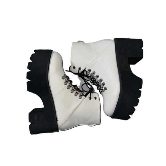 Size 7 White Chunky Platform Combat Boots Lace Up Vegan Lightweight‎ - Picture 1 of 5